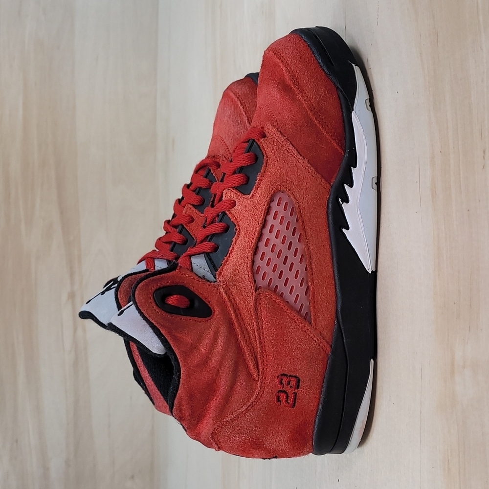 Nike Air Jordan 5 Retro Raging Bull Red Toro Bravo 2021 Suede Shoes 440889-600 - Picture 1 of 9